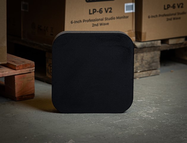 Artnovion Myriad - Absorb Nero, Plysch, 26x26x5, 12st B-stock